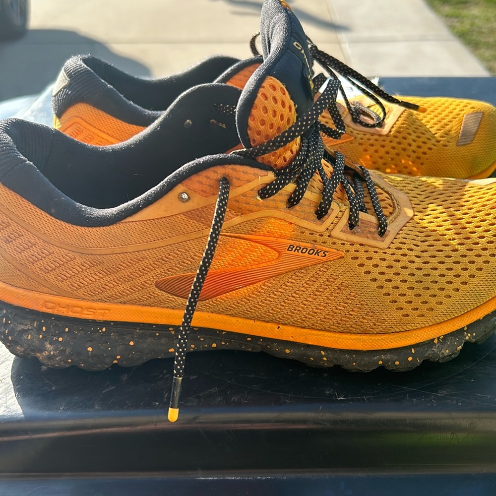 Brooks ghost men’s 9